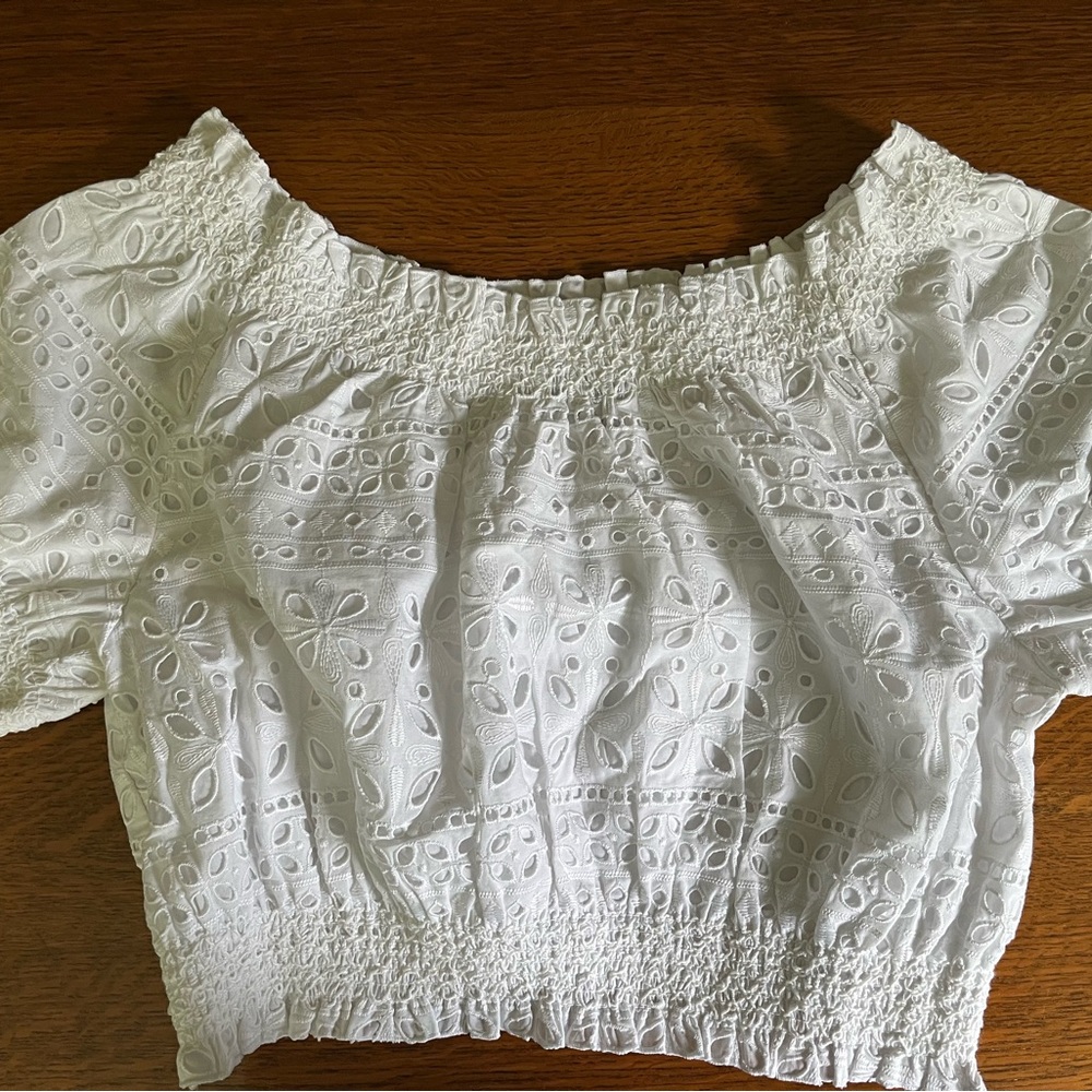 J.Crew puff sleeve eyelet crop top - size medium - NWT
